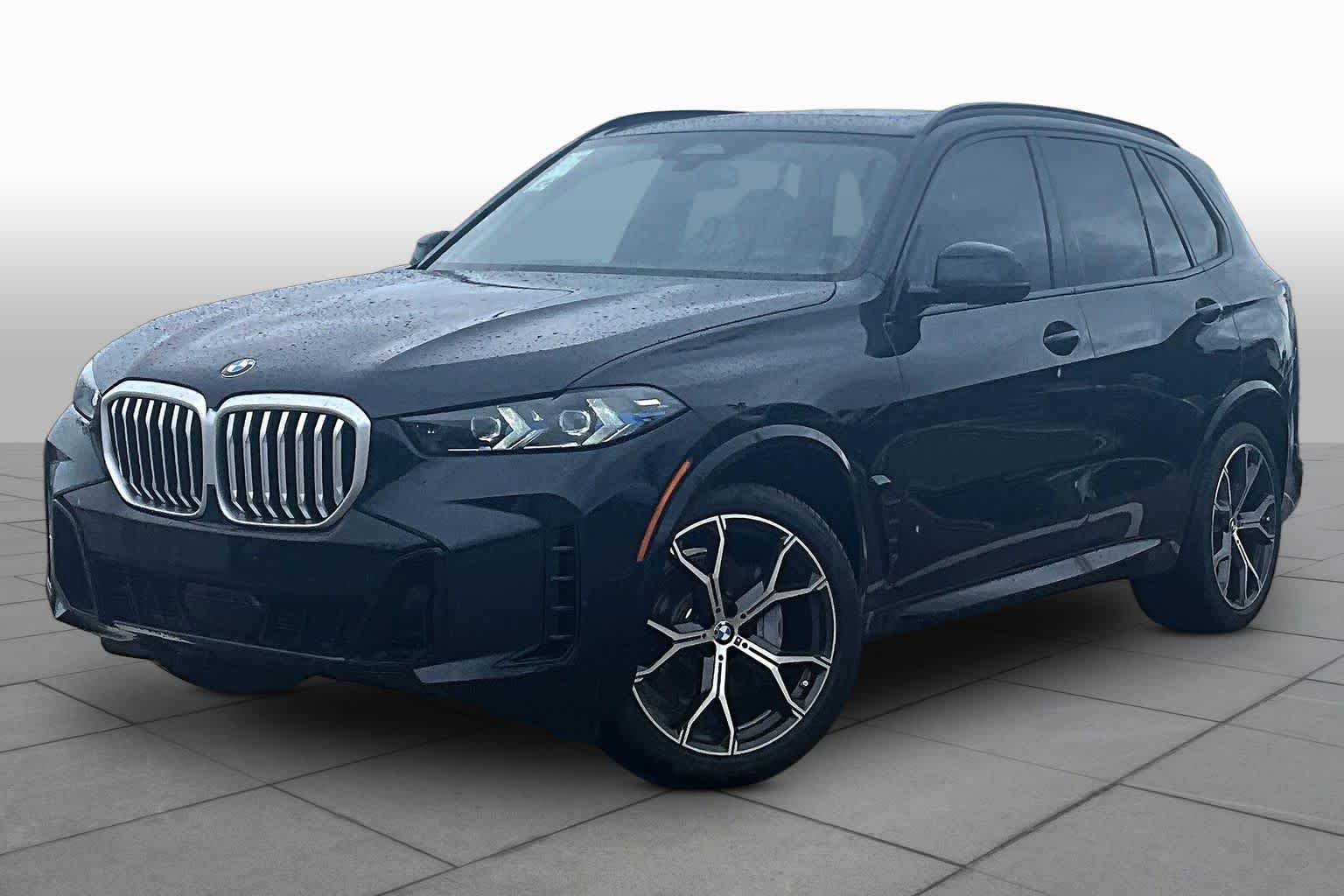 Used 2026 Carbon Black Metallic BMW xDrive40i image 2
