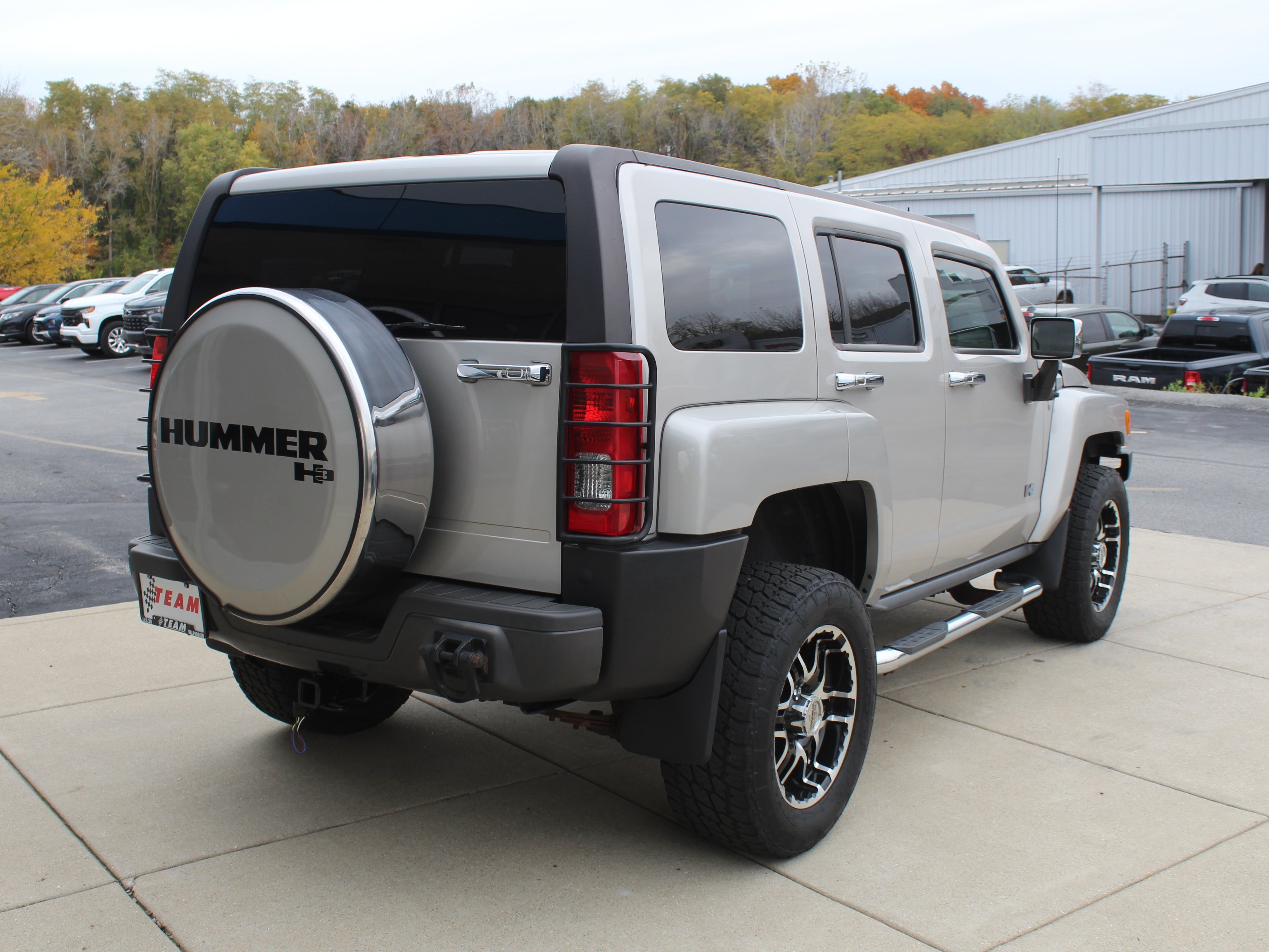 Used 2007 Boulder Gray Metallic HUMMER SUV image 5