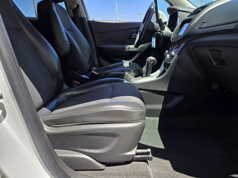 Used 2016 Summit White Chevrolet LT image 12