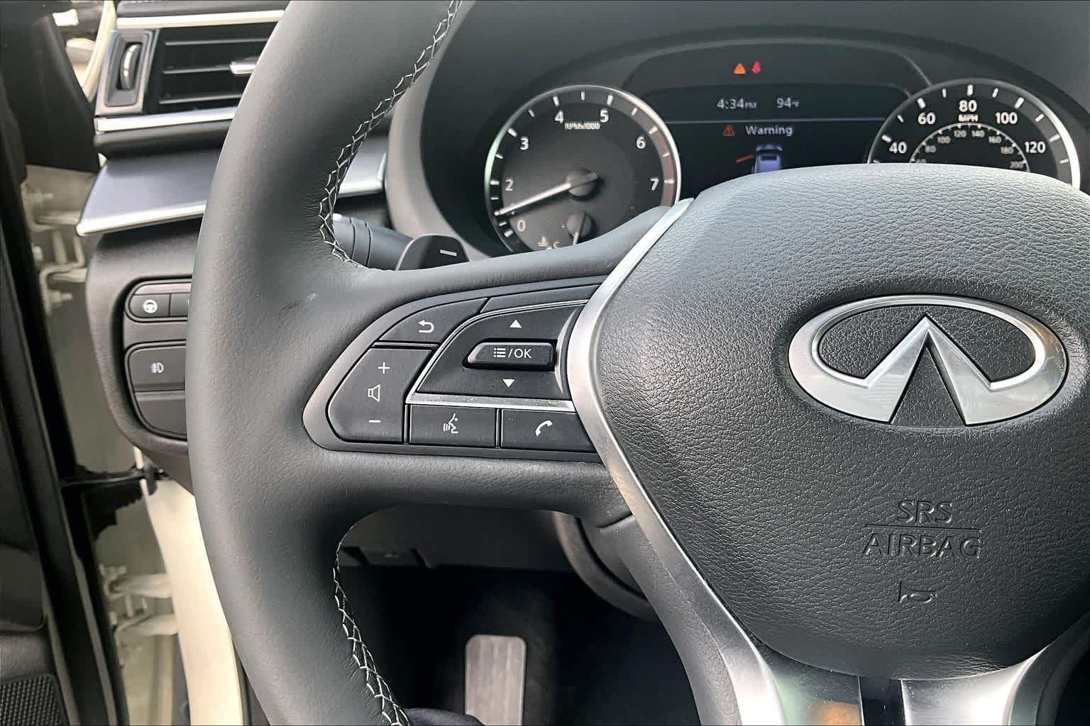 Used 2023 Majestic White INFINITI LUXE image 21