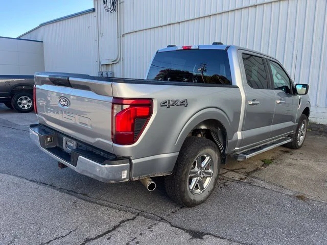 Used 2025 Silver Ford XLT image 4