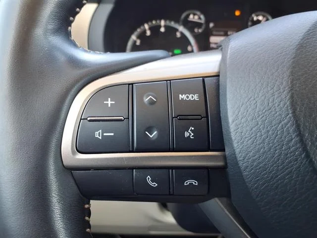 Used 2021 Starfire Pearl Lexus Luxury image 24