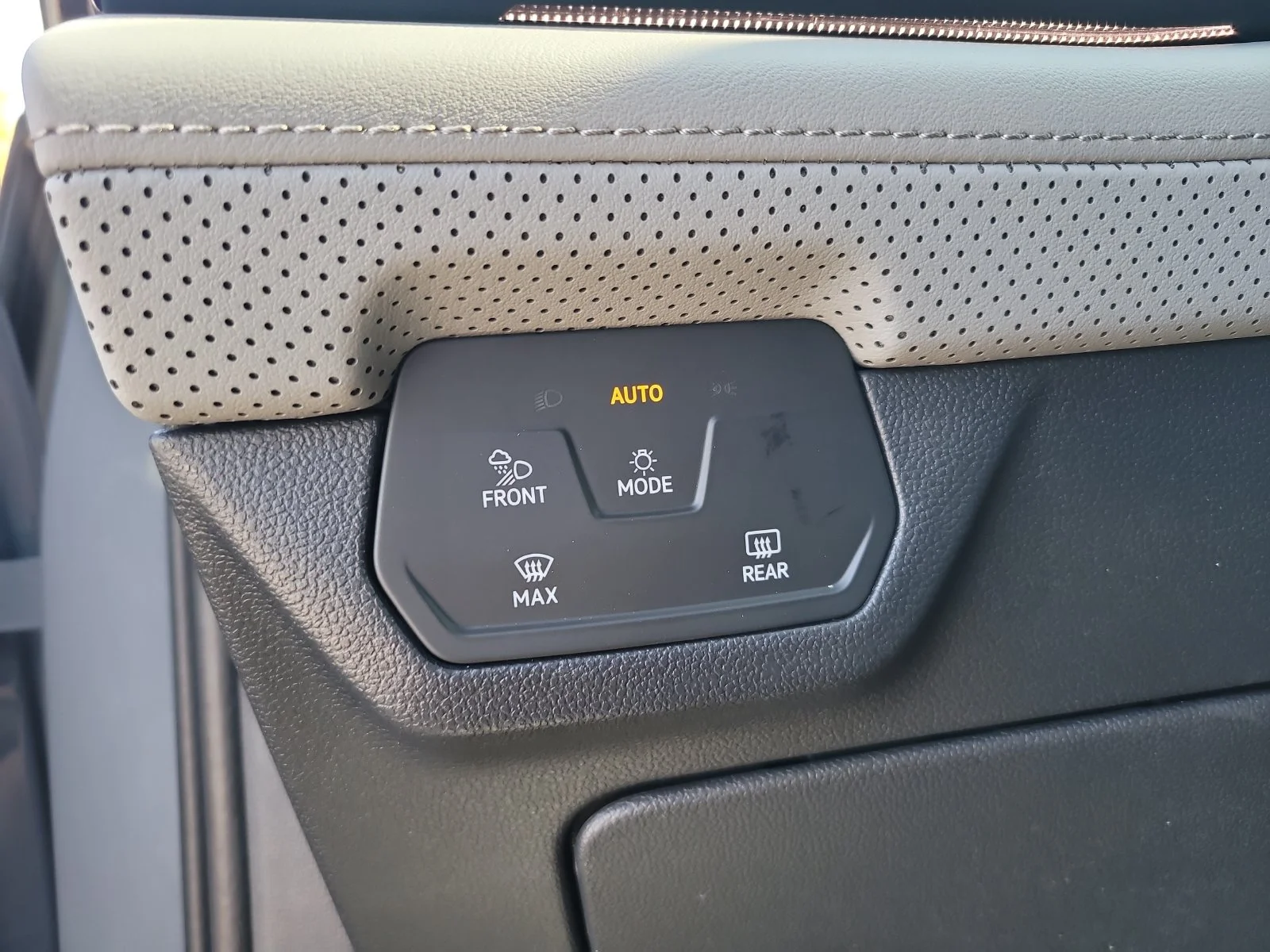 New 2026 Pure Gray Volkswagen 2.0T Peak Edition image 33