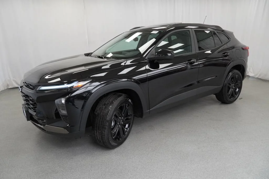 New 2026 Mosaic Black Metallic Chevrolet ACTIV image 3