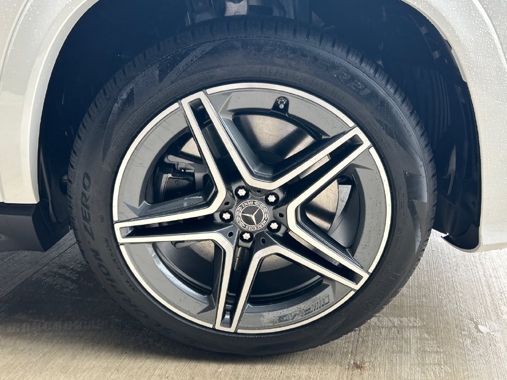 New 2027 Polar White Mercedes-Benz GLS 450 image 38