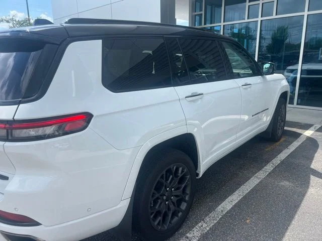 Used 2024 White Jeep Summit image 2