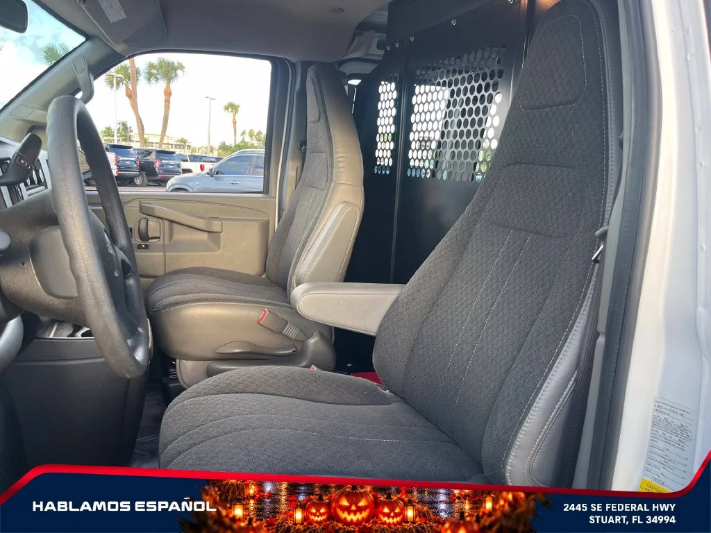Used 2025 Summit White GMC Work Van image 12