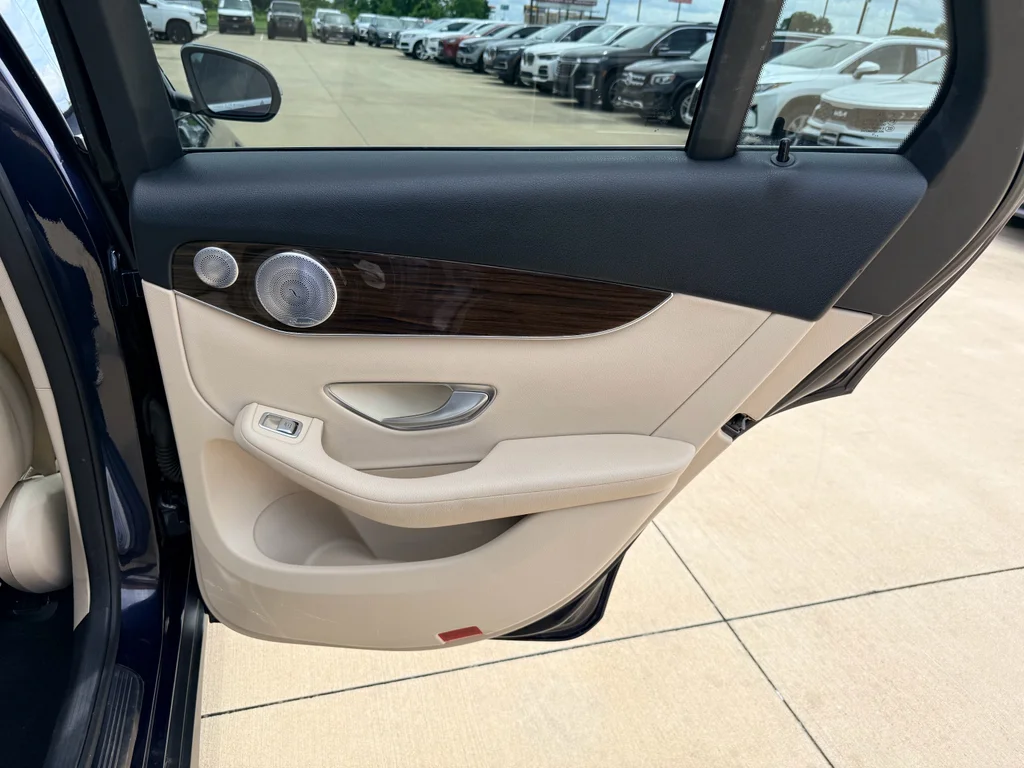 Used 2016 Lunar Blue Metallic Mercedes-Benz 300 image 26