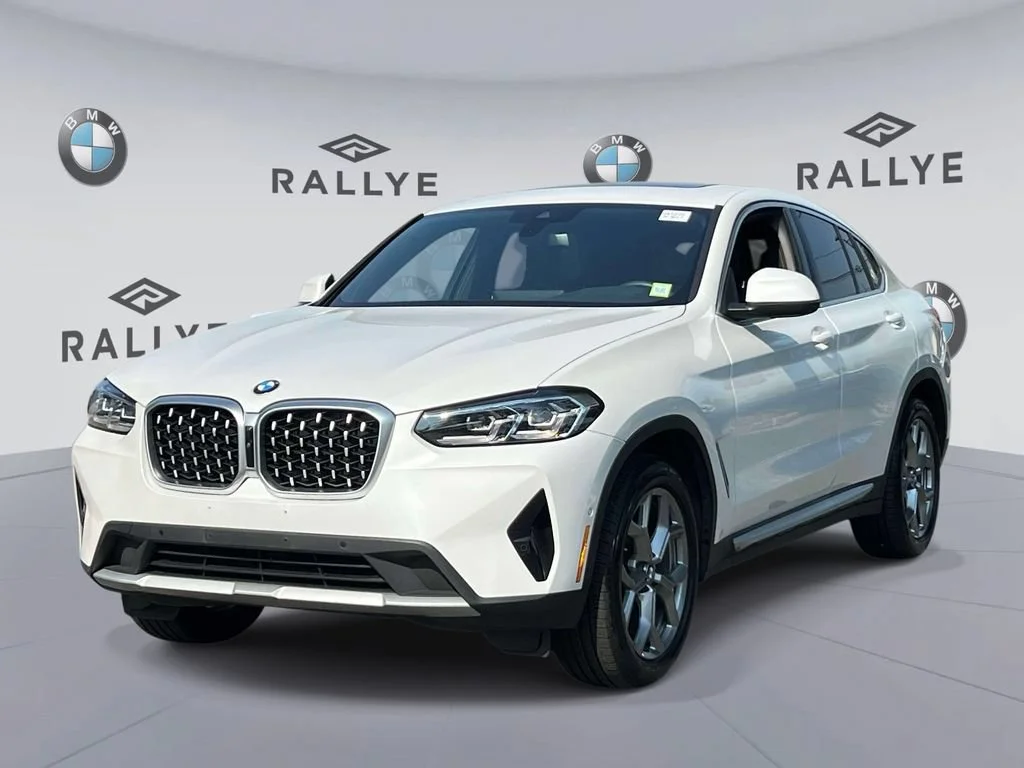 Used 2023 Mineral White Metallic BMW xDrive30i image 3