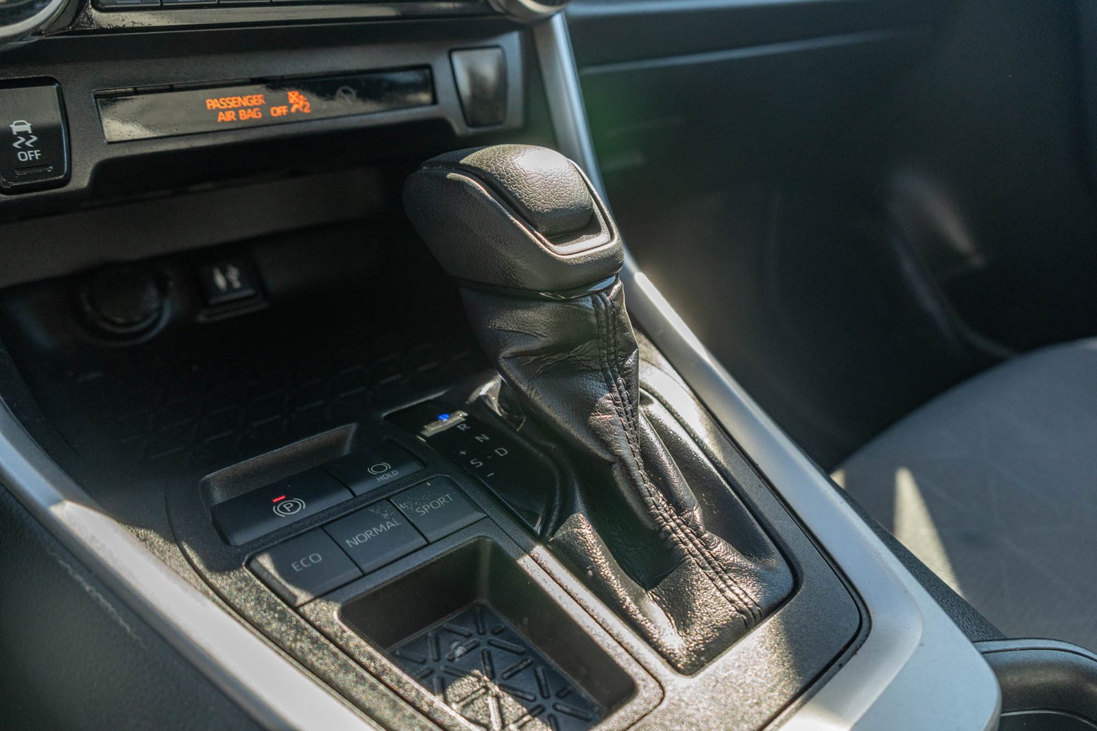 Used 2019 Silver Sky Metallic Toyota XLE image 23