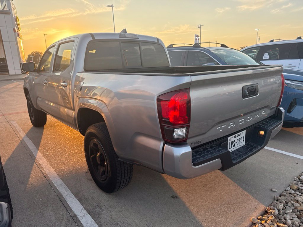 Used 2018 Silver Toyota SR image 4