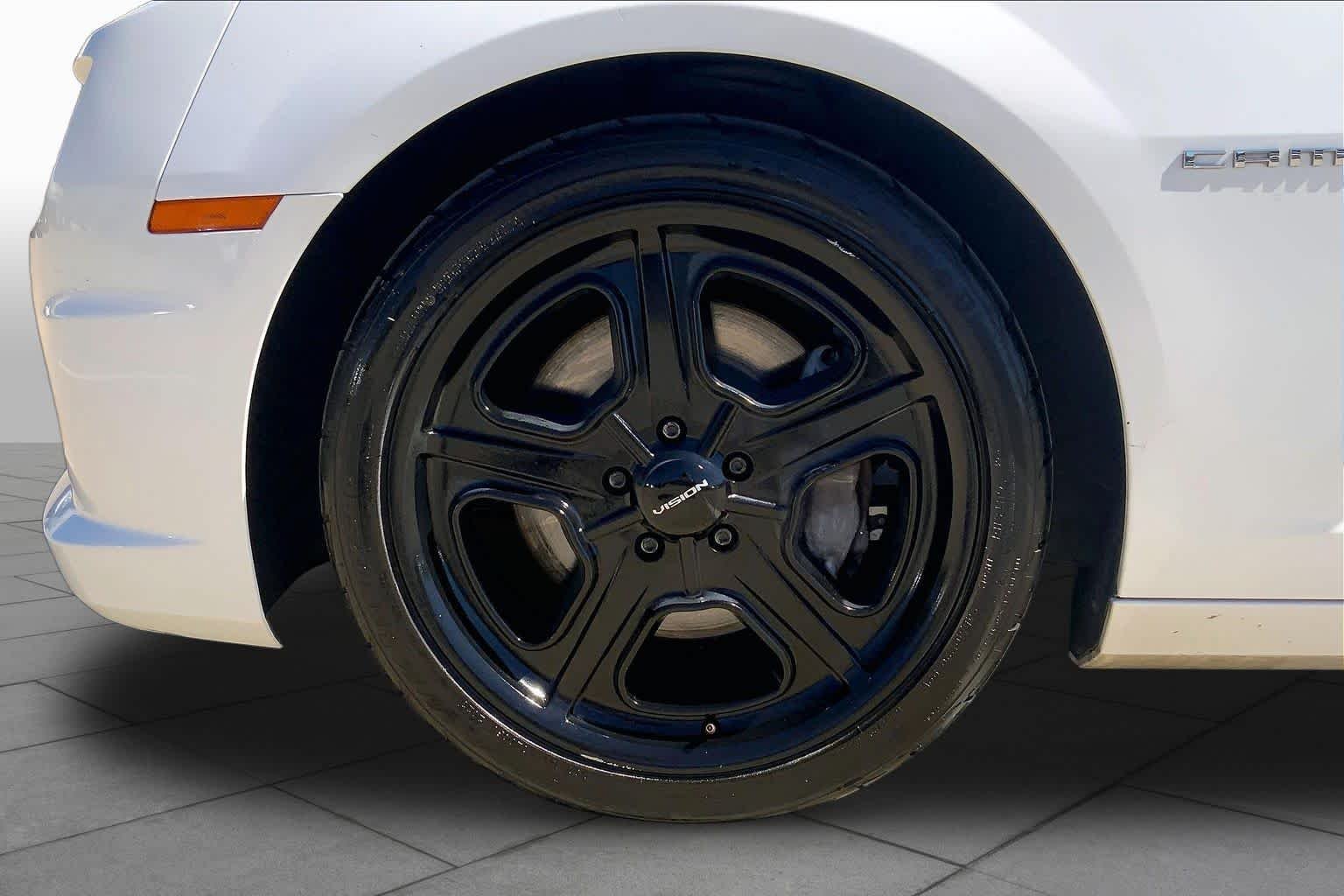 Used 2011 Summit White Chevrolet 2SS image 10