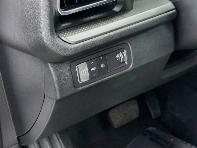 Used 2025 Summit White Chevrolet LT image 11