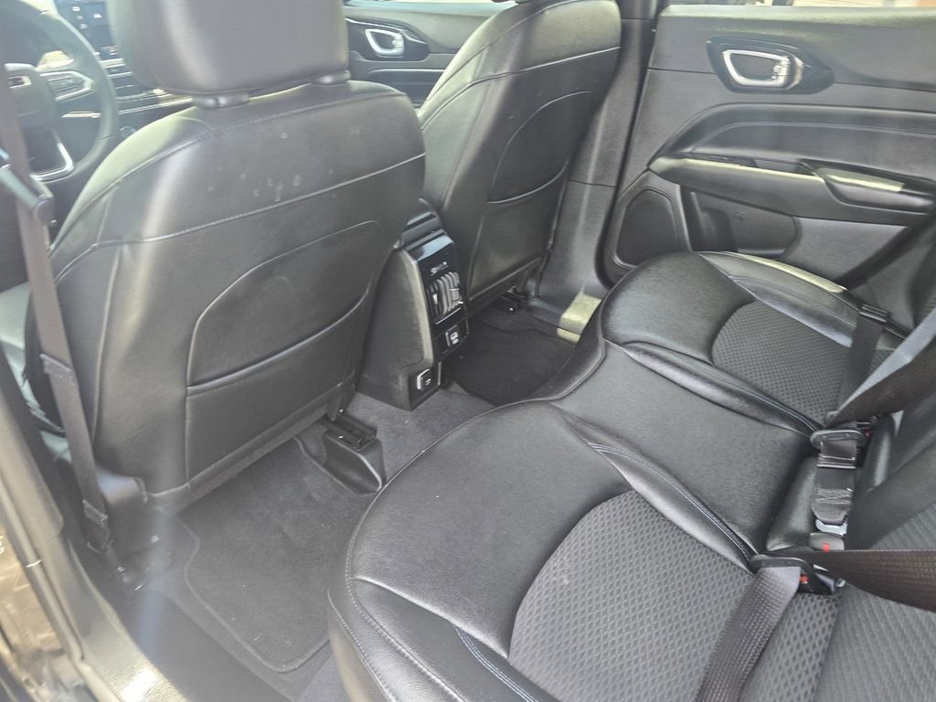 2025 Jeep Compass Latitude - Photo 12