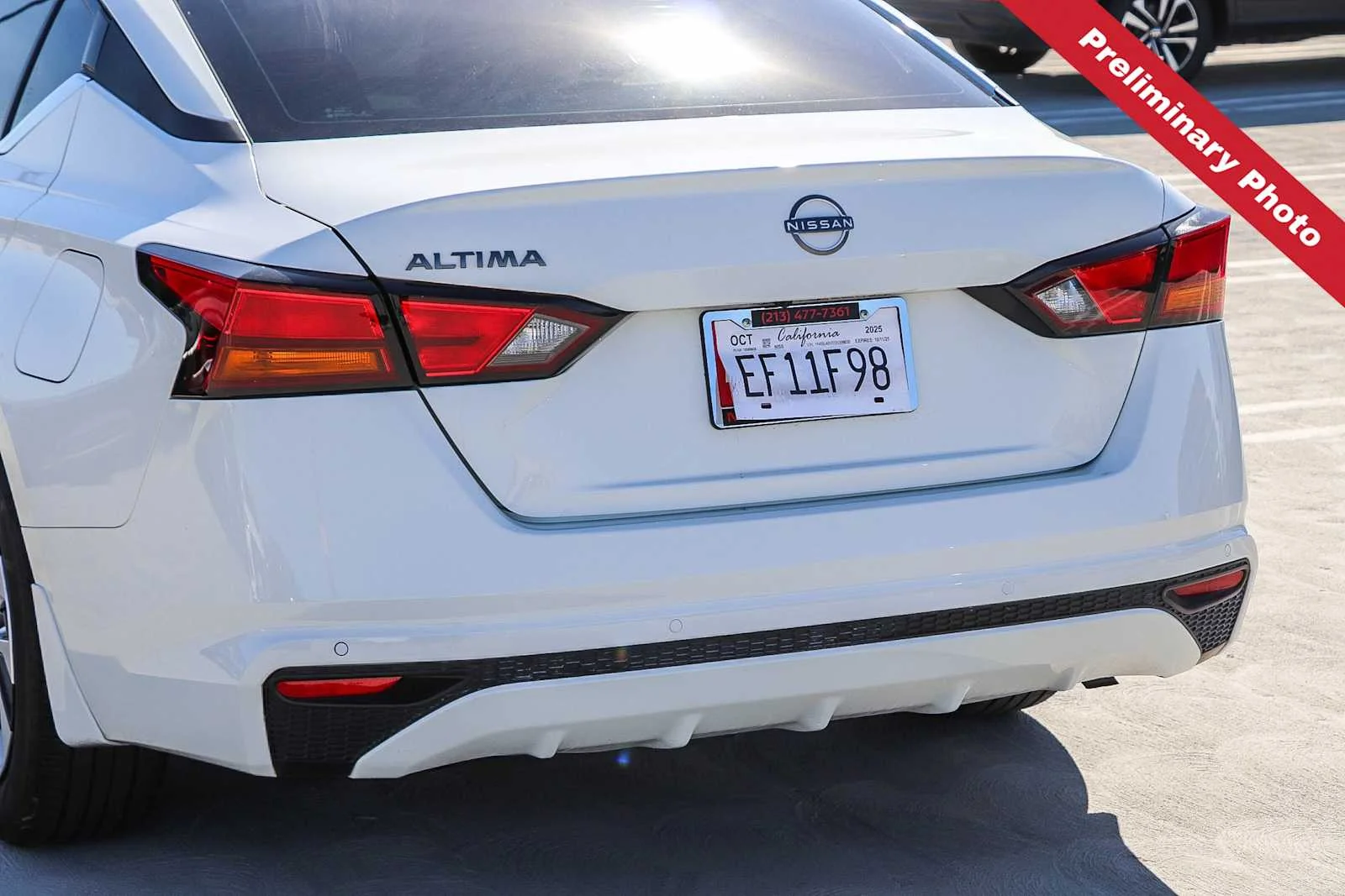 Used 2025 Glacier White Nissan S image 9
