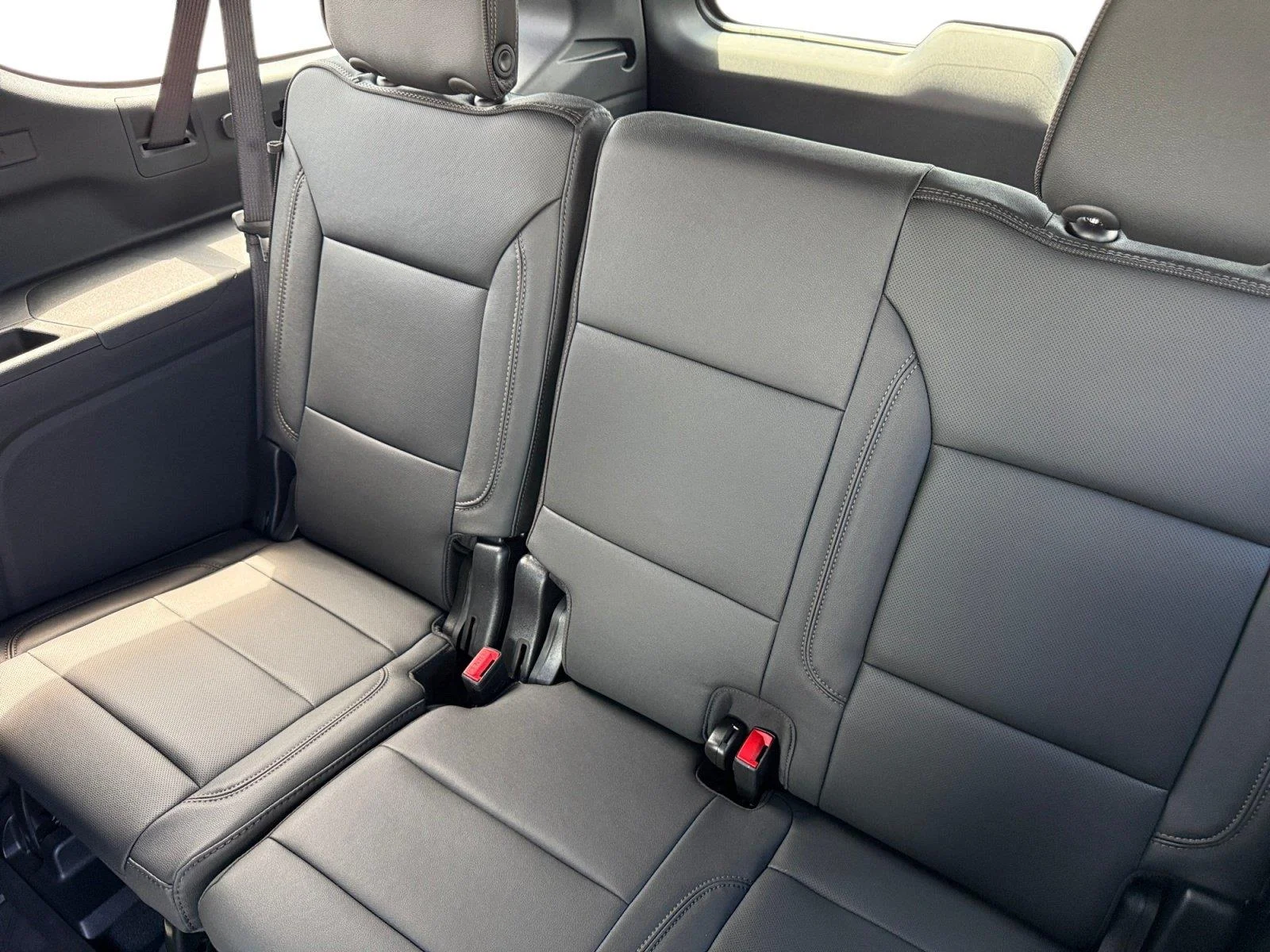 2026 Chevrolet Suburban High Country - Photo 24