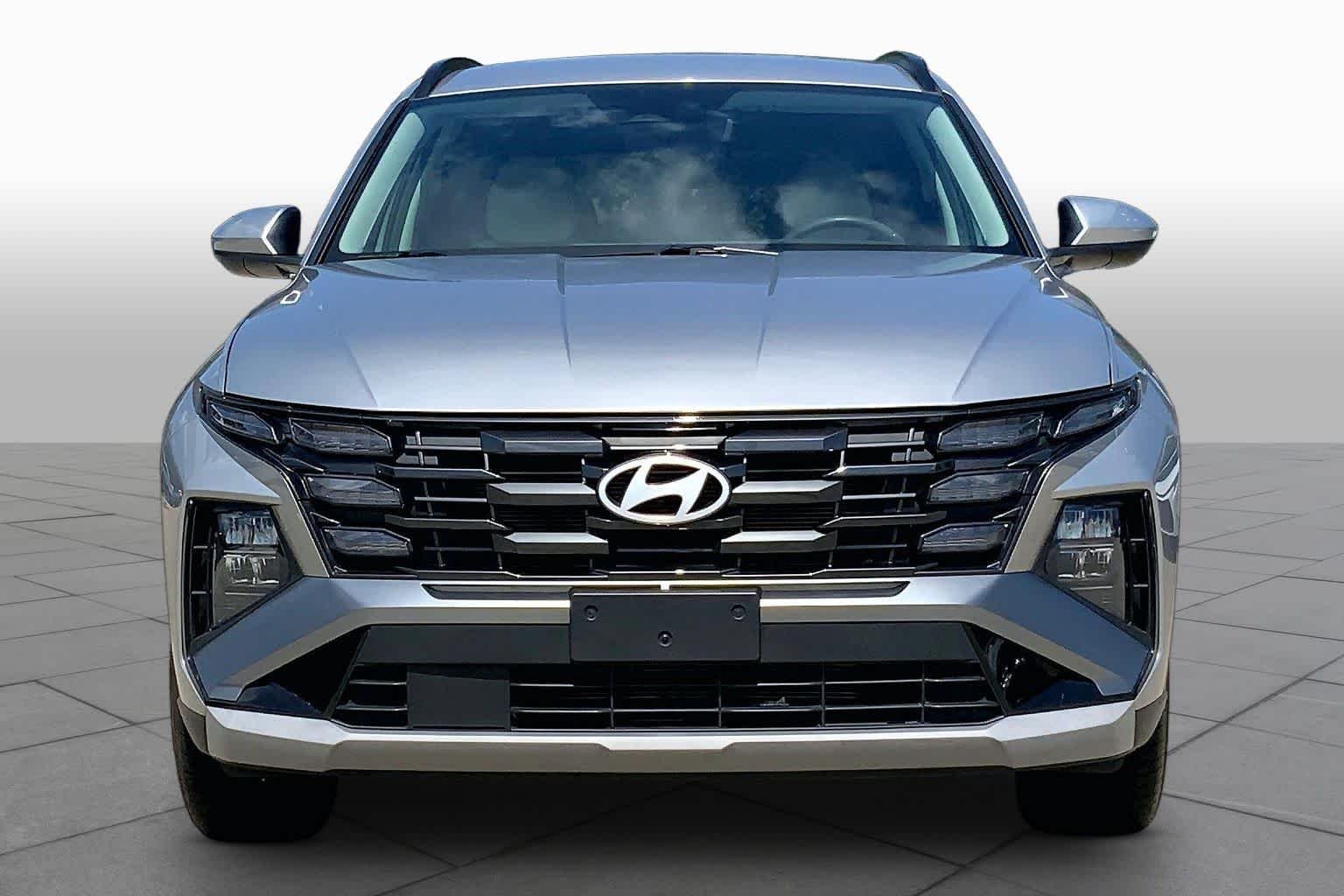 Used 2025 Shimmering Silver Hyundai SEL image 4