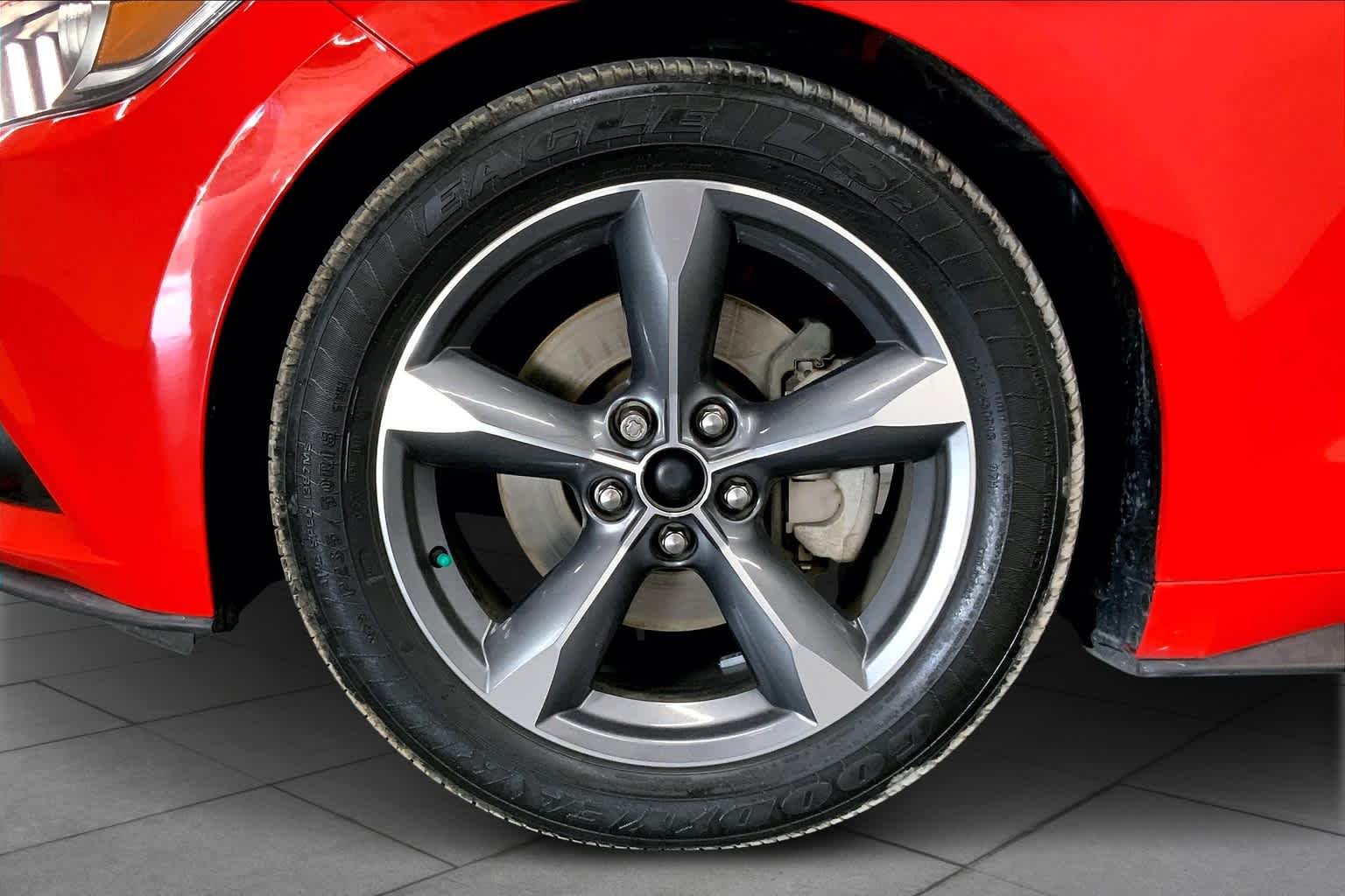 Used 2016 Race Red Ford V6 image 9
