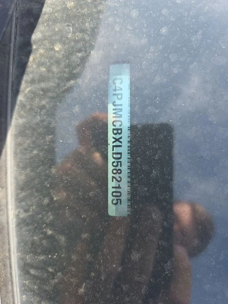 Used 2020 Silver Jeep Latitude image 5