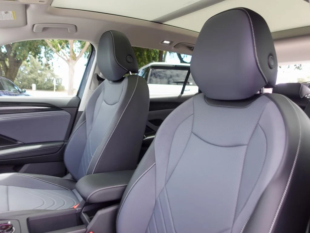 New 2026 Platinum Gray Metallic Volkswagen SE image 20