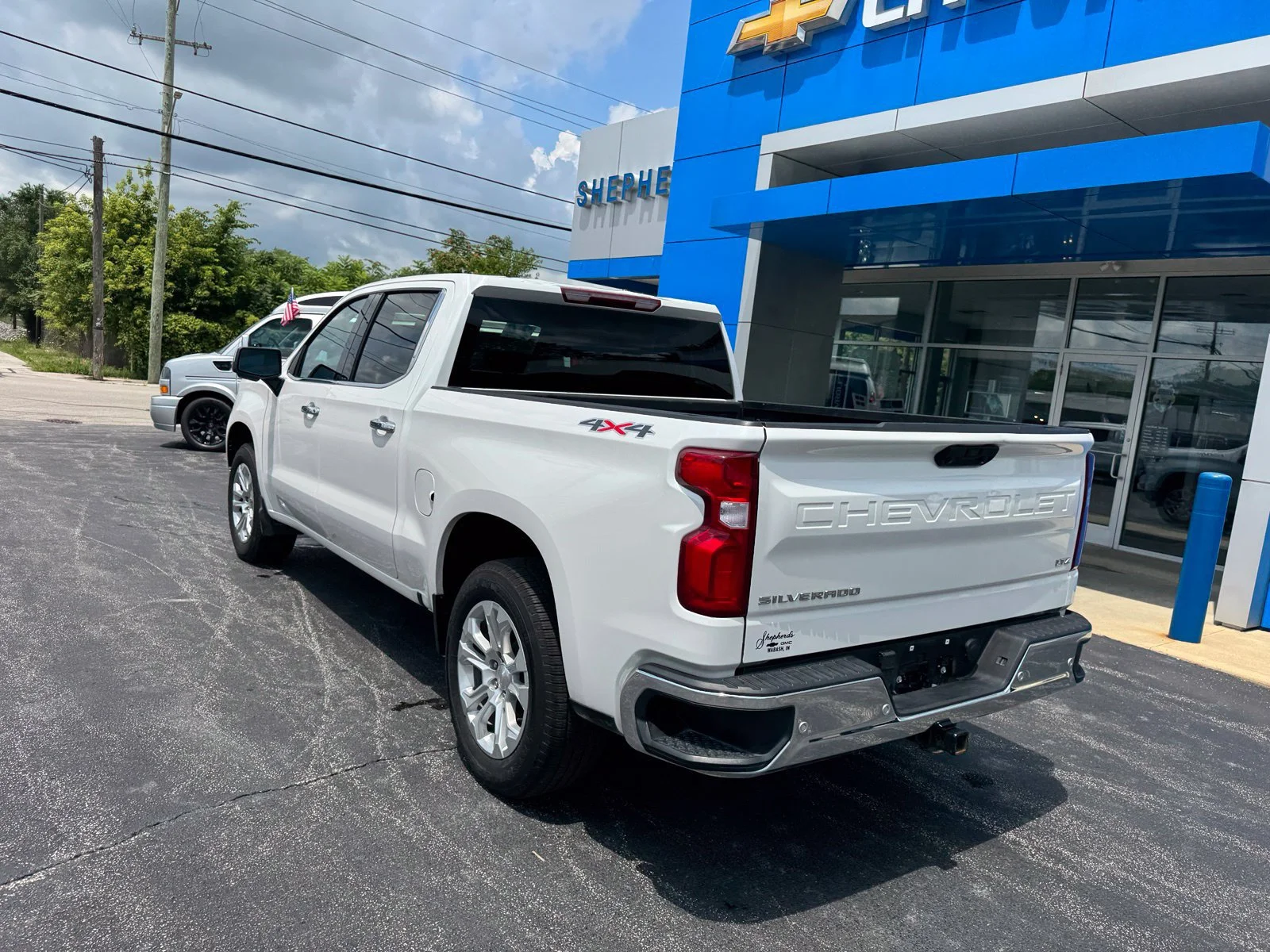 Used 2024 Iridescent Pearl Tricoat Chevrolet LTZ image 3