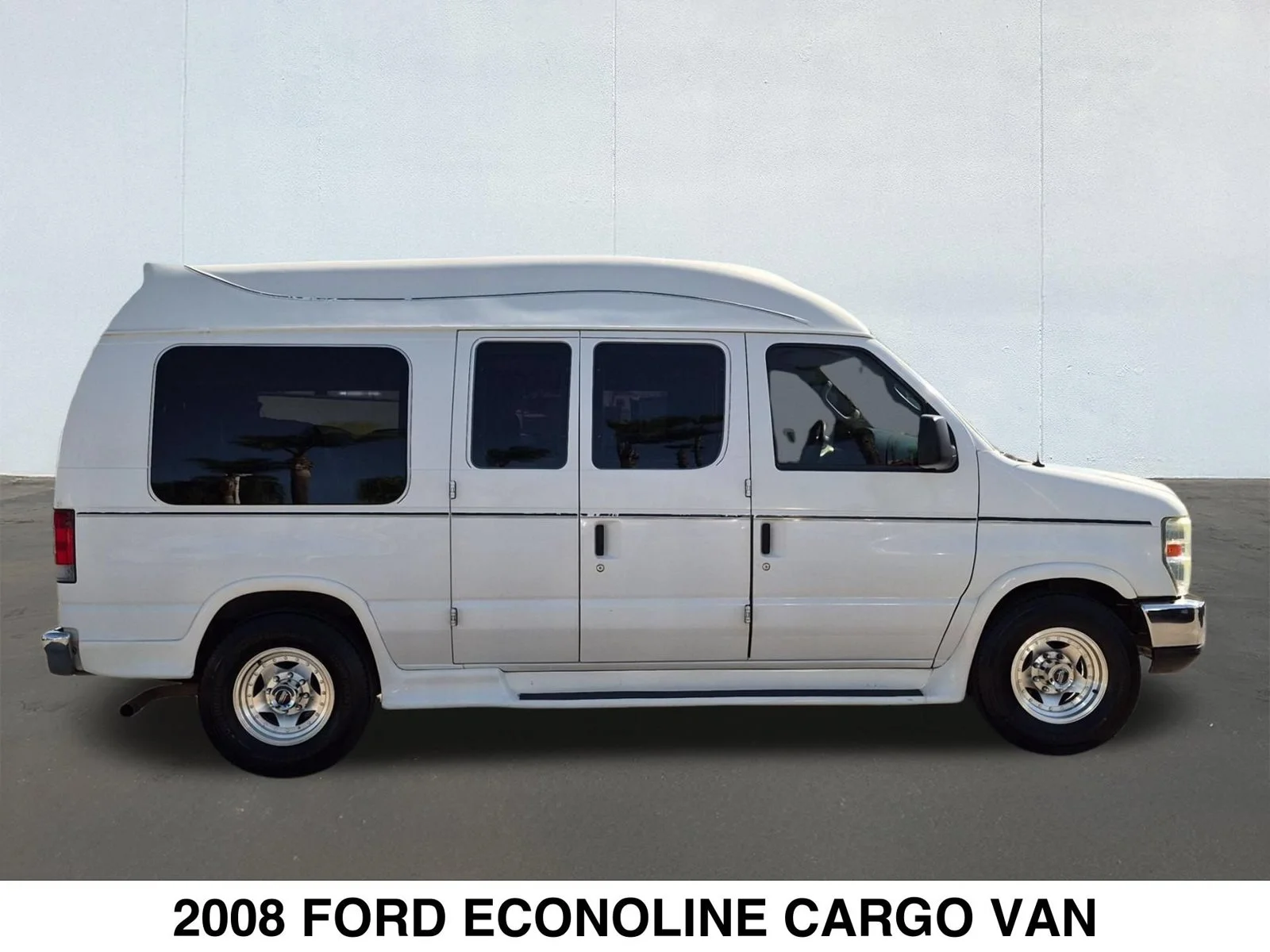 Used 2008 White Ford  image 4