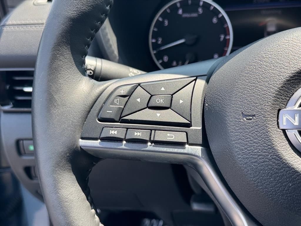 Used 2025 Gray Nissan SV image 16