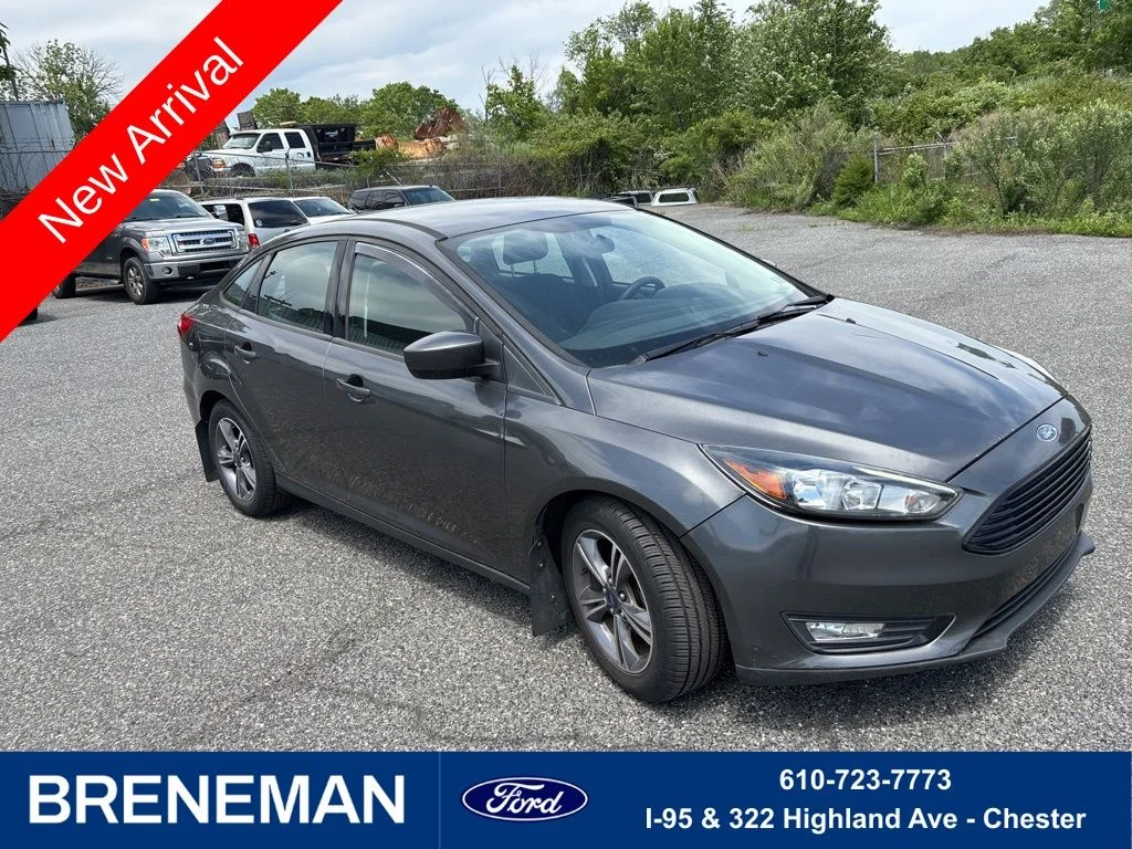 2018 Ford Focus Sedan SE's photo