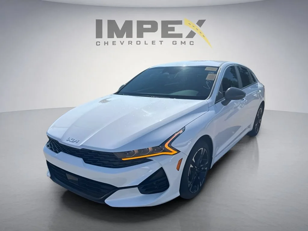 Used 2024 White Kia GT-Line image 1