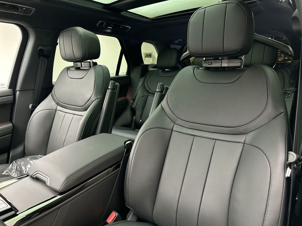 New 2026 Carpathian Grey Land Rover Dynamic SE image 10