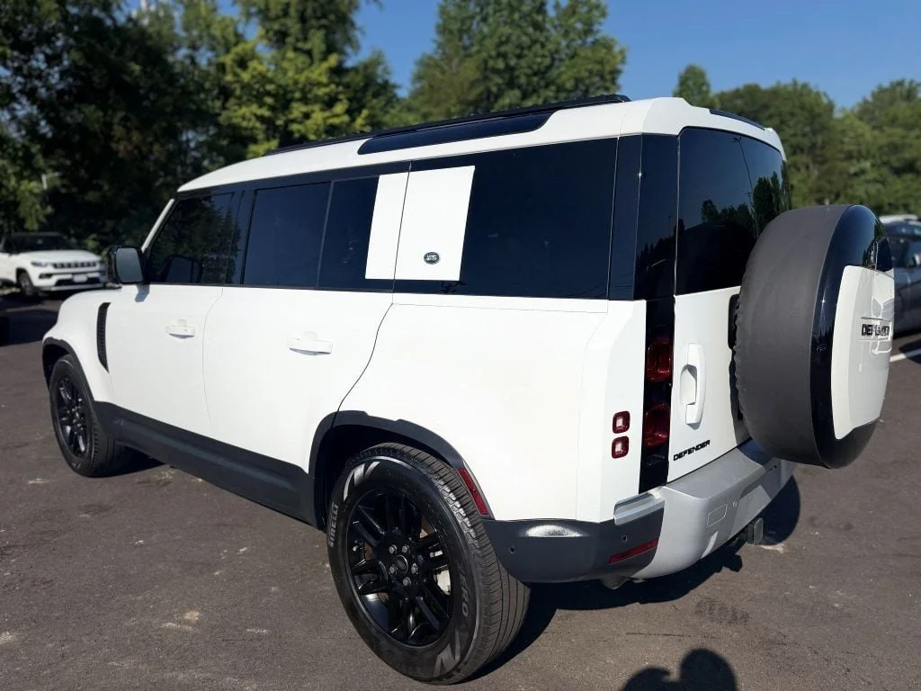 Used 2024 Fuji White Land Rover 110 P300 S w/ Air Suspension, Black Exterior Pkg & Tow Hitch image 7