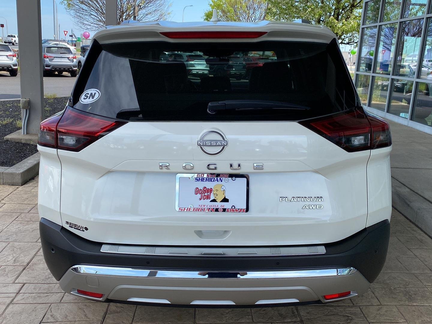 Certified Used 2023 Pearl White Tricoat Nissan Platinum image 6