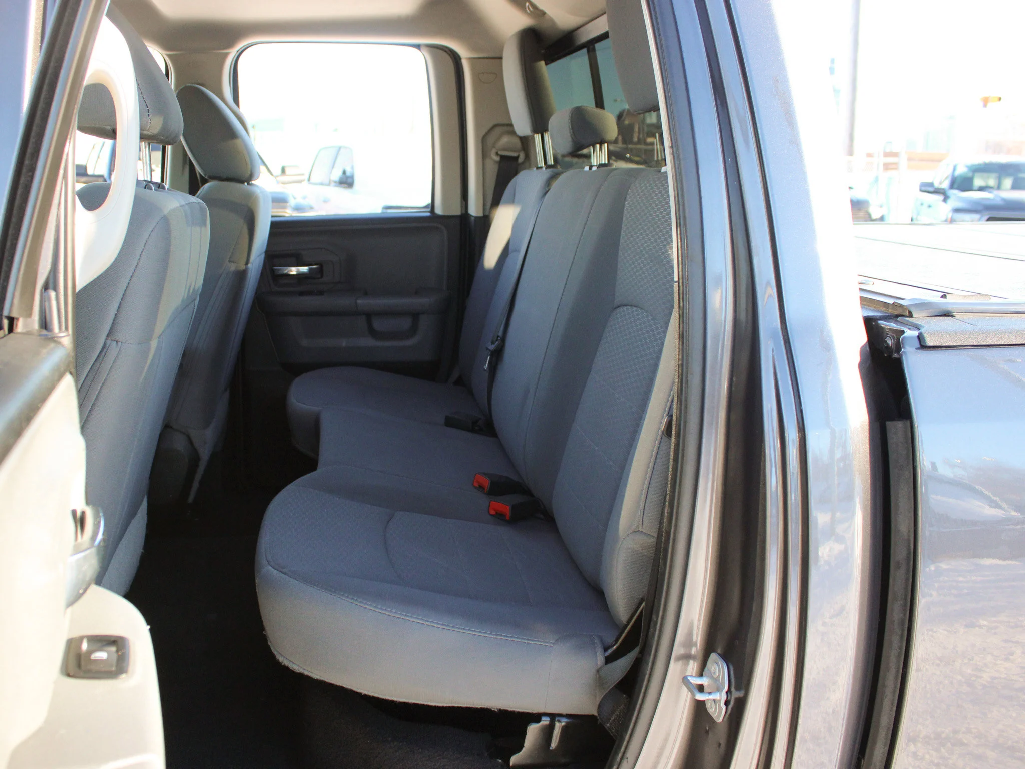Used 2017 Grey RAM SLT * 5.7L HEMI V8 | Bedliner | Great Work Truck | Winter Tires | Two Keys | Cruise Control image 15