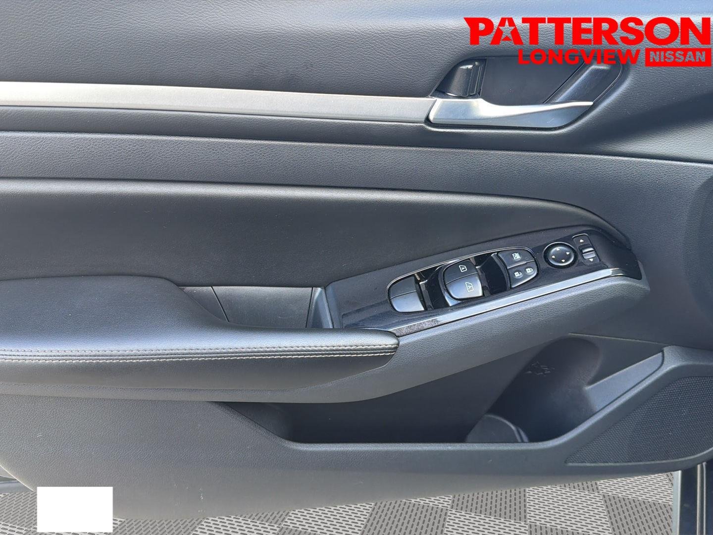 Used 2025 Gun Metallic Nissan SL image 22