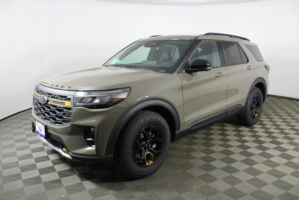 New 2026 Gray Ford Tremor image 3