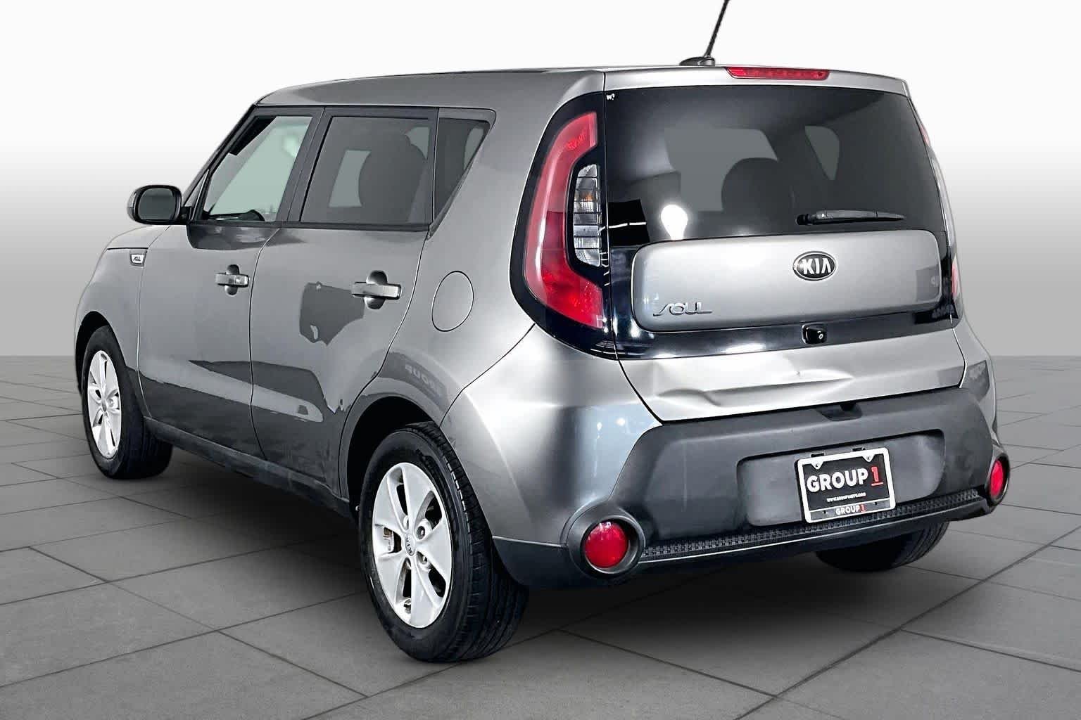 Used 2016 Titanium Gray Kia Base image 8