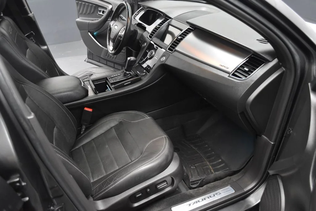 Used 2018 Gray Ford SHO image 26