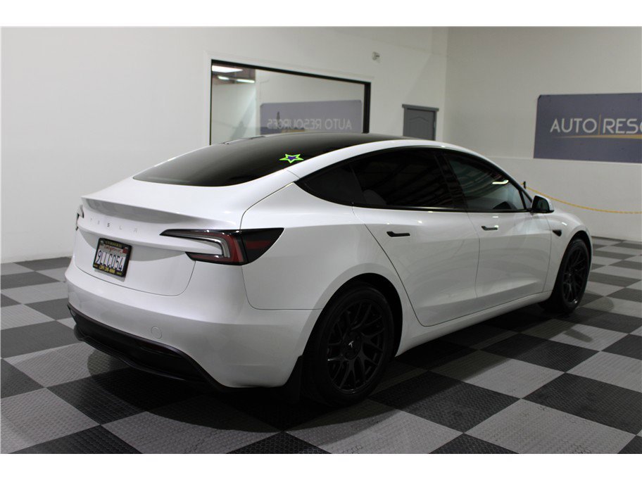 2024 Tesla Model 3 Long Range photo 3