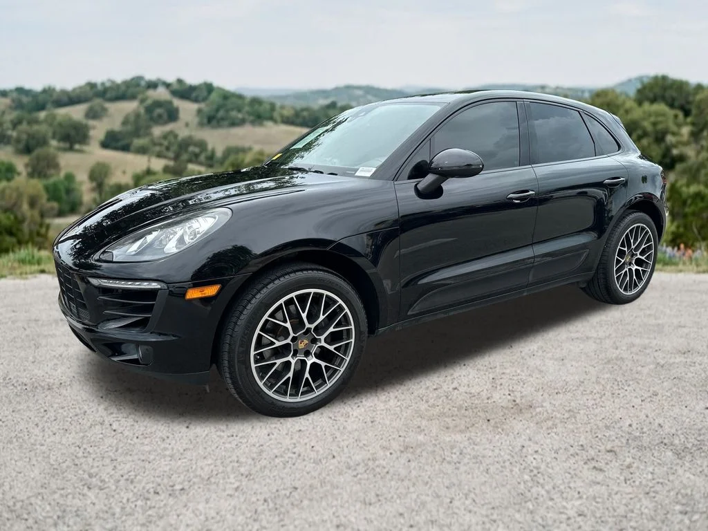 Used 2018  Porsche Base image 3
