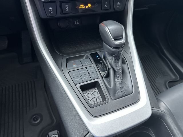 Used 2023 Gray Toyota XLE Premium image 21