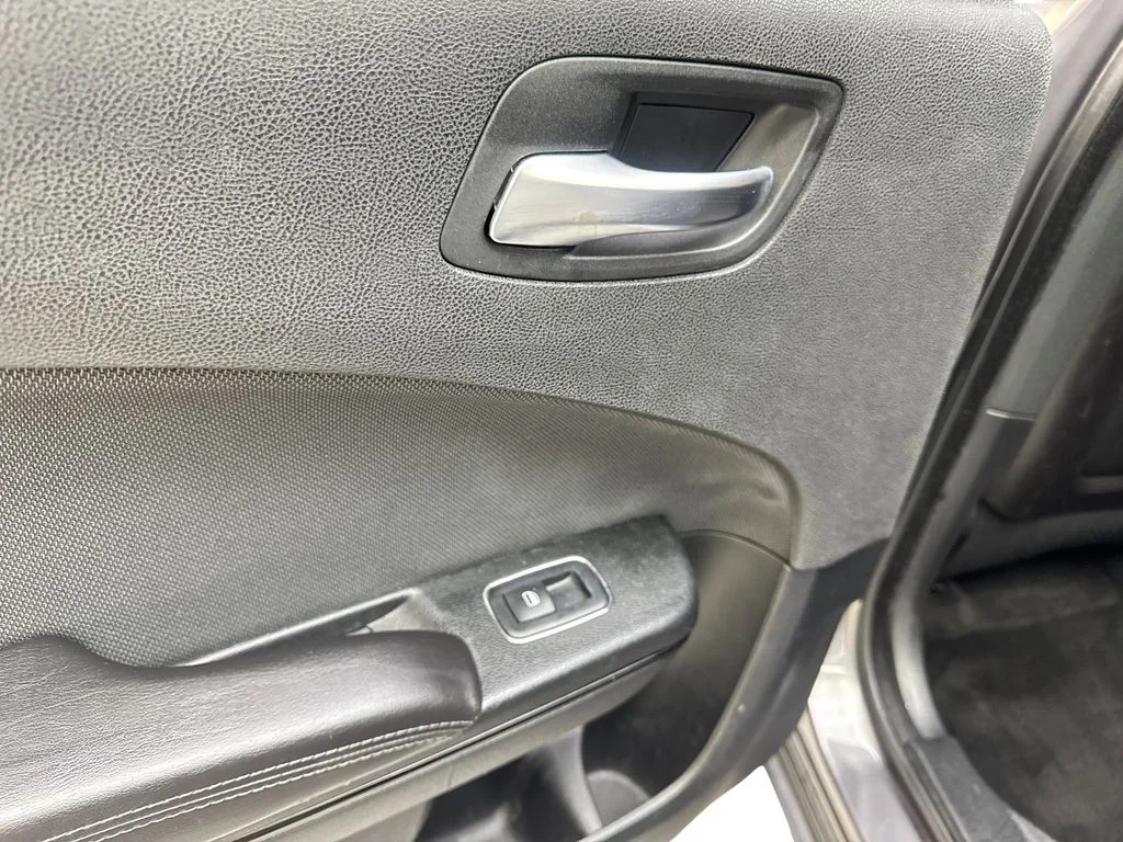 Used 2018 Gray Dodge SXT image 38