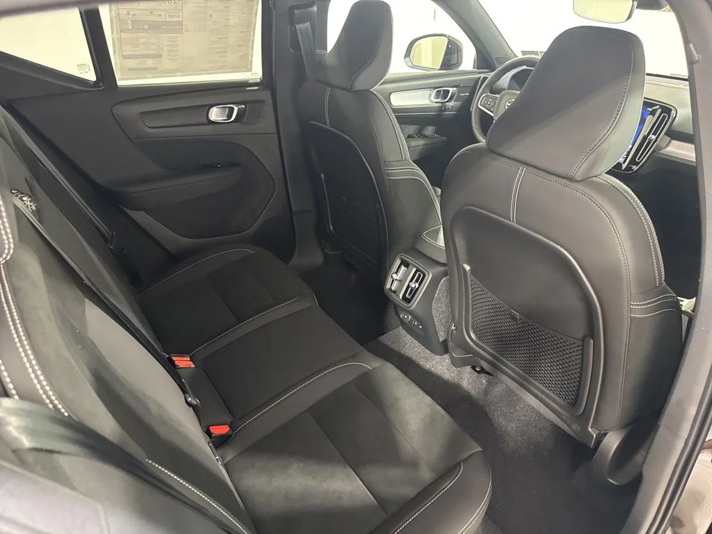 New 2026 Onyx Black Volvo B5 Ultra Black Edition image 24