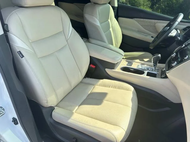 Used 2023 White Nissan SL image 25