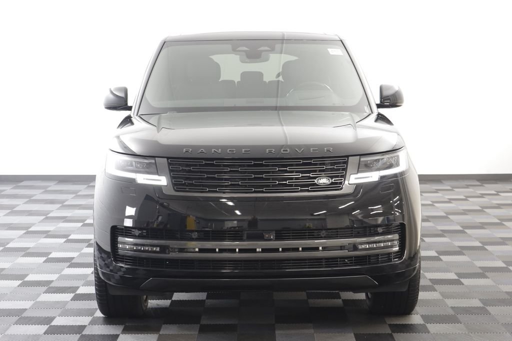 New 2026 Santorini Black LAND ROVER SE LWB 7-Seats / V8 image 24