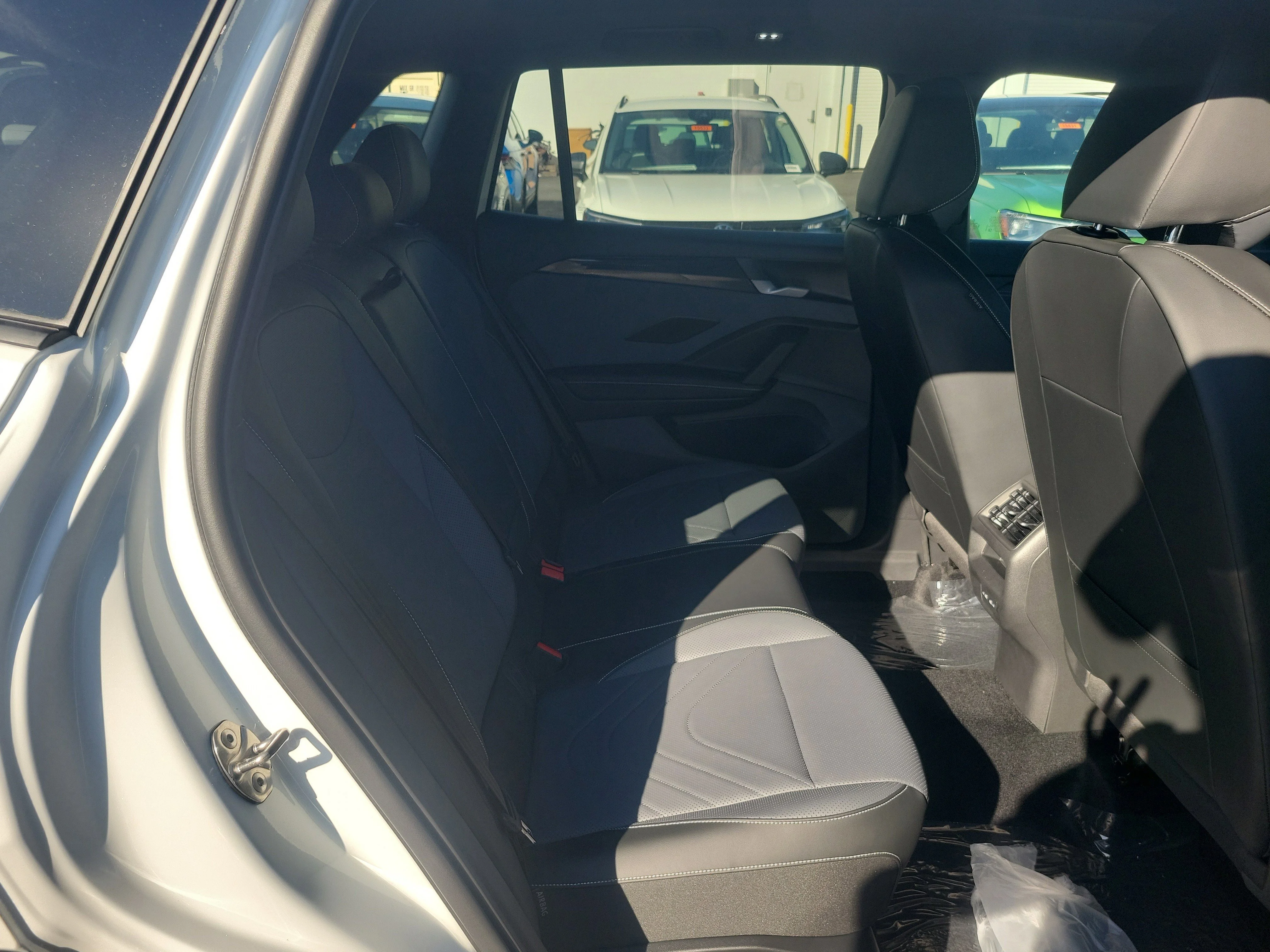 2026 Volkswagen Tiguan SE R-LINE BLACK - Photo 10