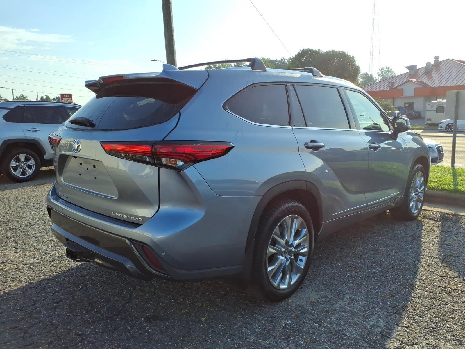 Used 2021 Moon Dust Toyota Limited image 6