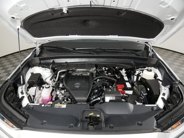 Used 2024 Wind Chill Pearl Toyota XLE image 33