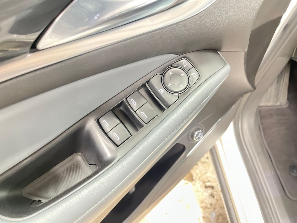 Used 2020 White Buick Essence image 16