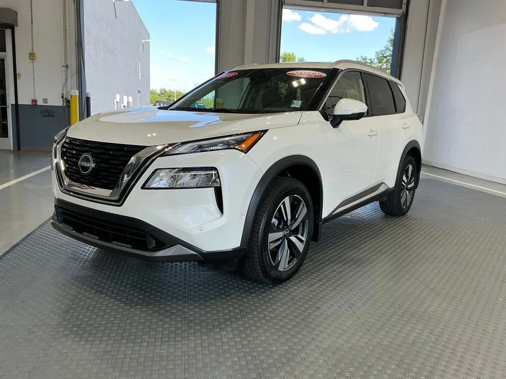 Certified Used 2023 Pearl White Nissan SL image 2