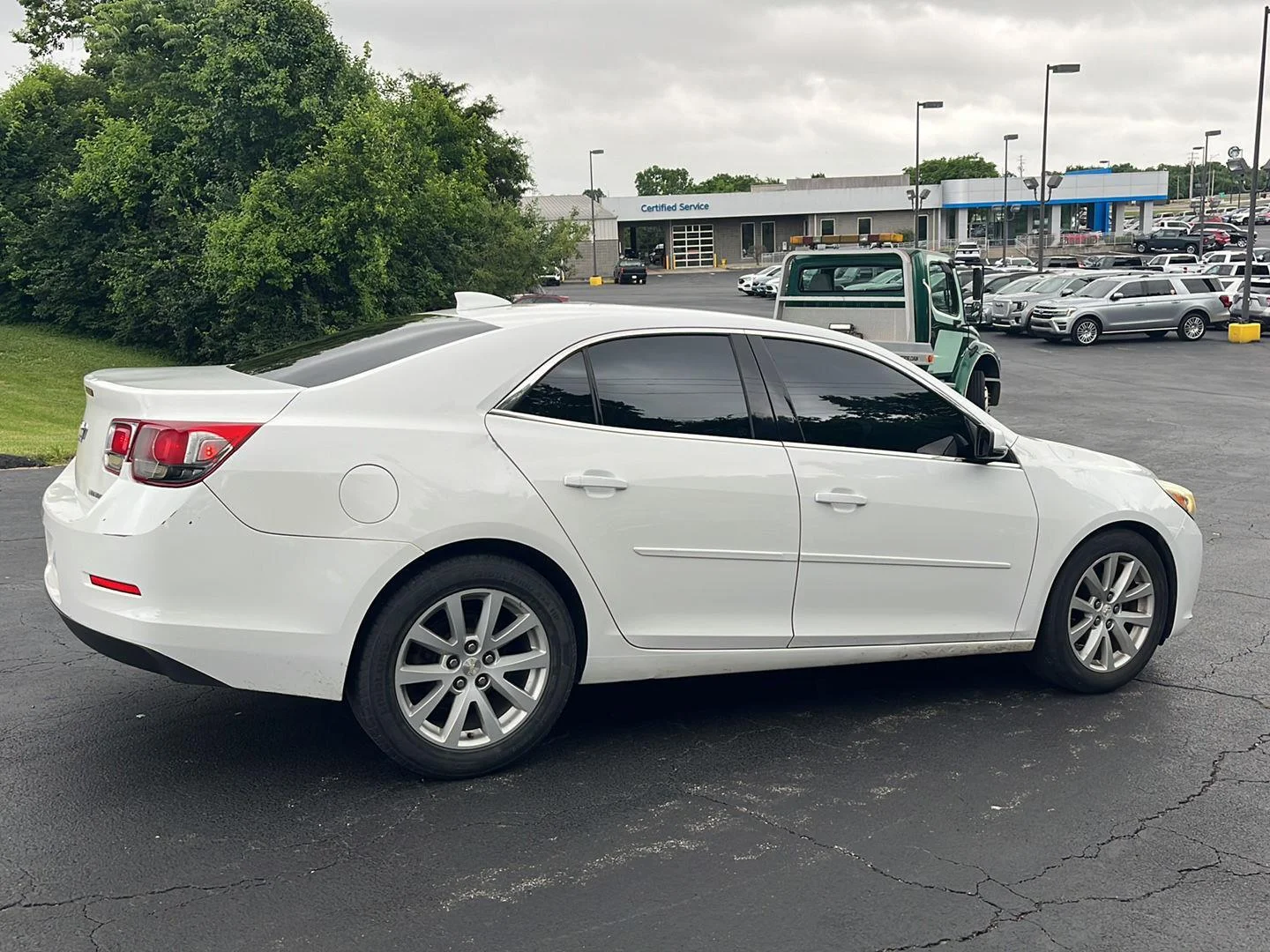 Used 2015 SUMMIT WHITE Chevrolet LT image 6